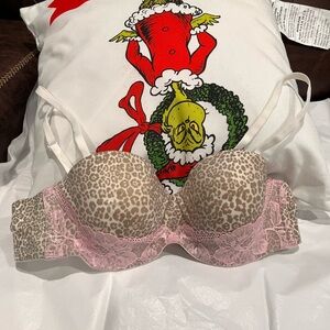 🧰Victoria's Secret Leopard and Pink Lace Bra